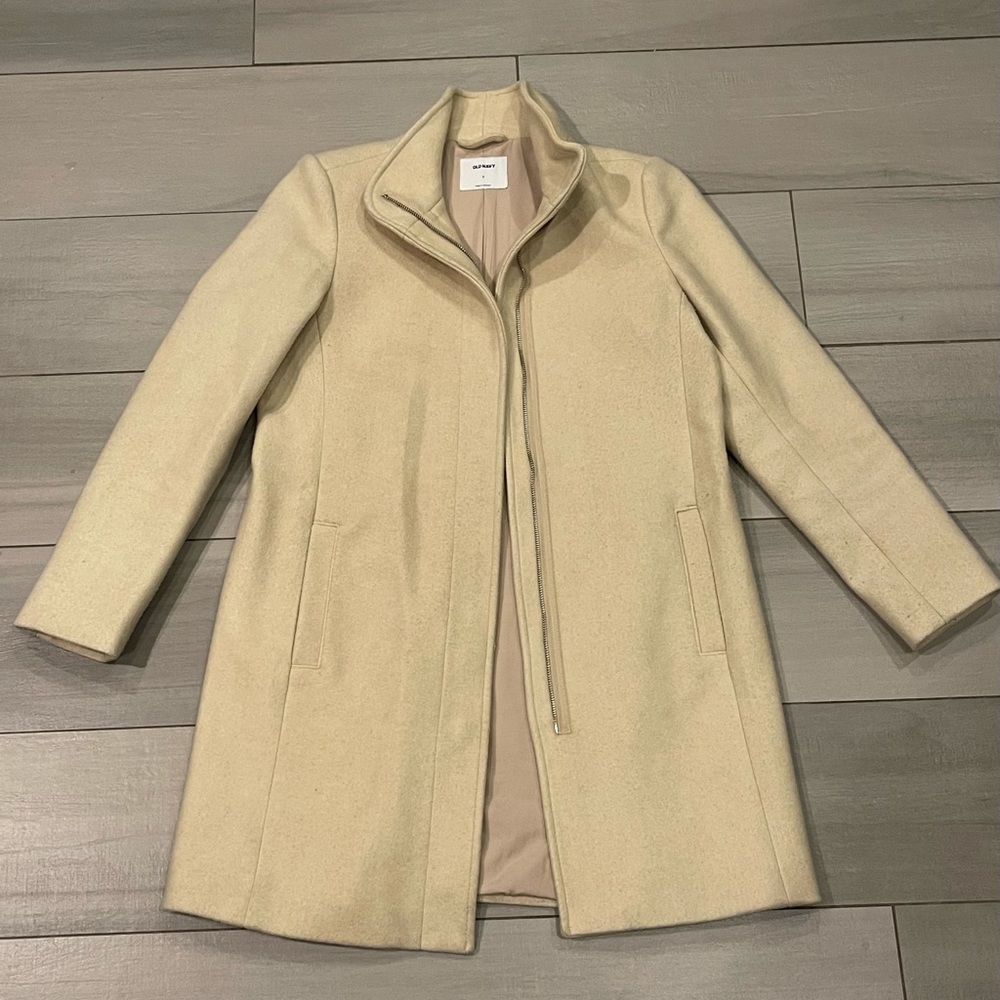Old Navy Women’s City coat, cream, sz S EUC